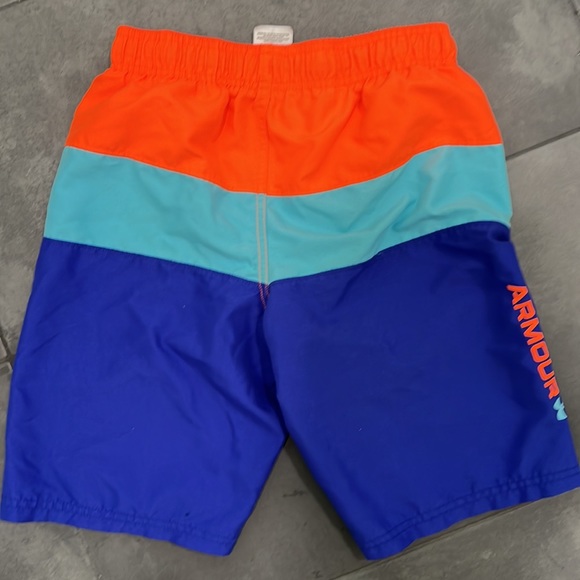 Under Armour YOUTH XL swim trunk - Picture 3 of 4